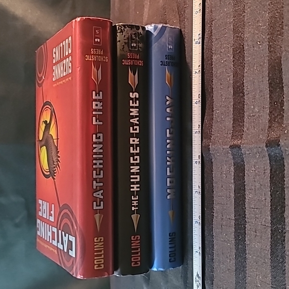 Full set of EUC hardcover books The Hunger Games, Catching Fire, Mocking Jay - Picture 16 of 16